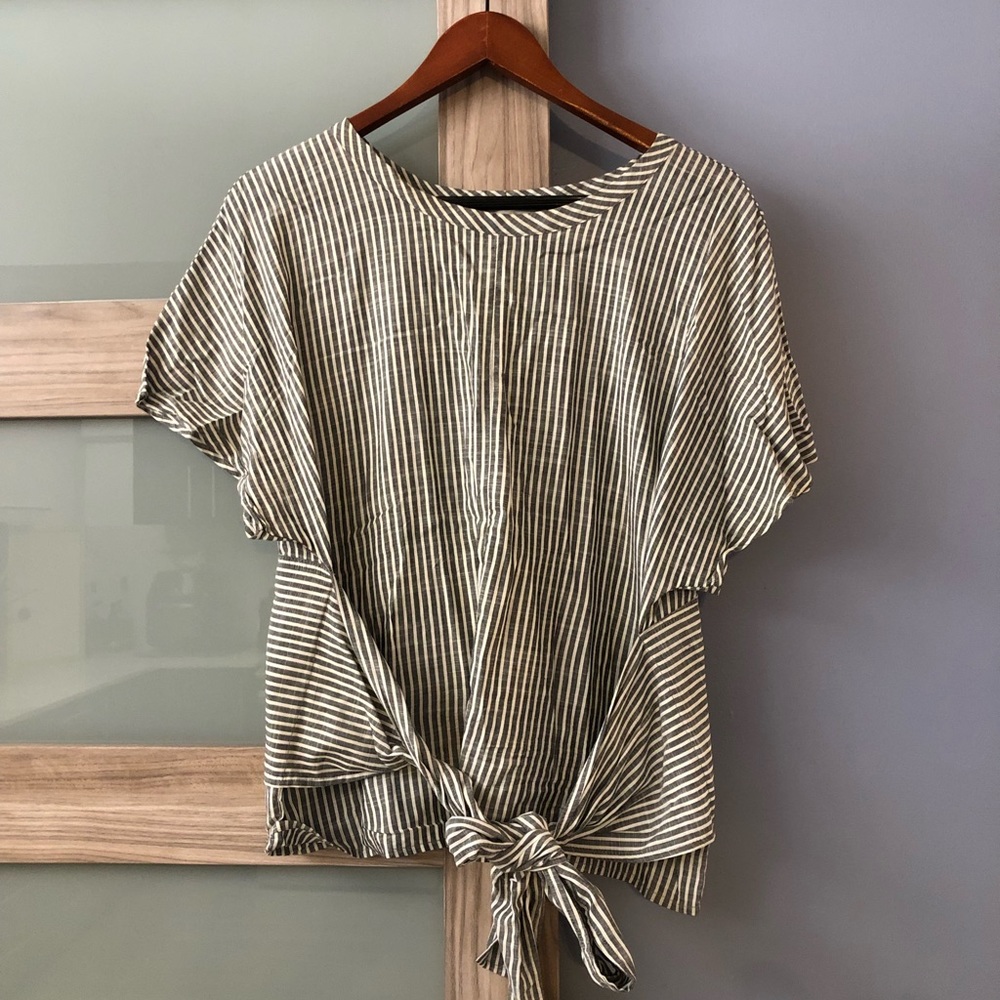 Gorgeous Blouse Size XL
